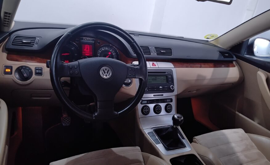 VOLKSWAGEN Passat 2.0 TDi