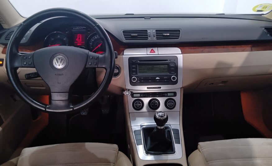 VOLKSWAGEN Passat 2.0 TDi