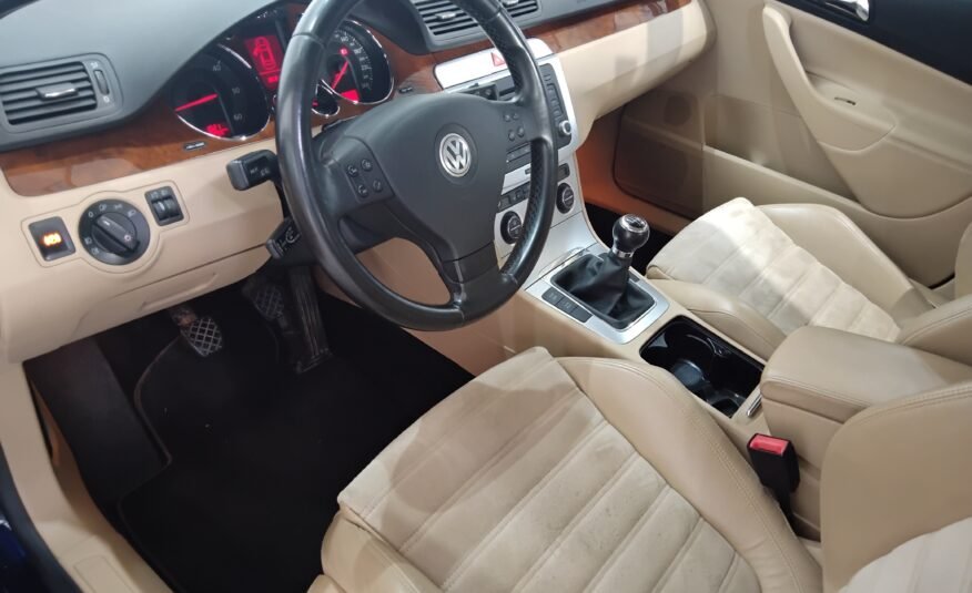 VOLKSWAGEN Passat 2.0 TDi