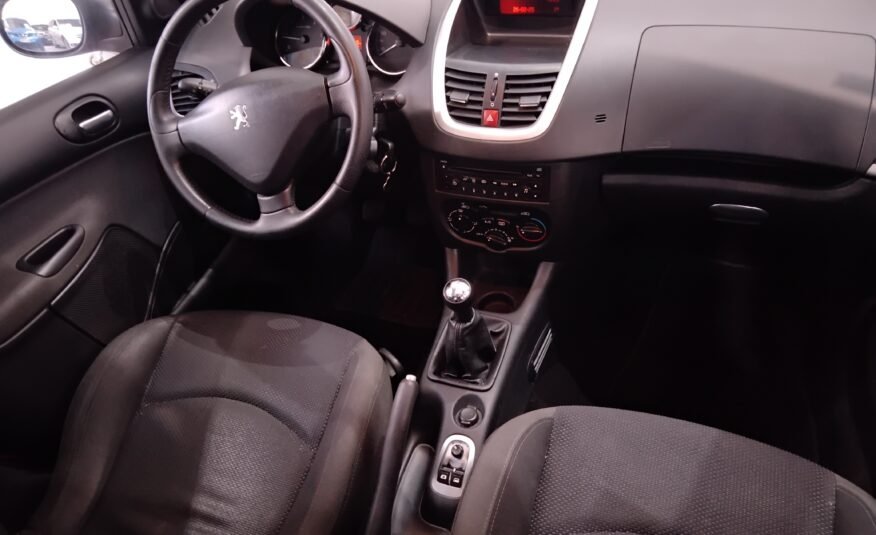 PEUGEOT 206+