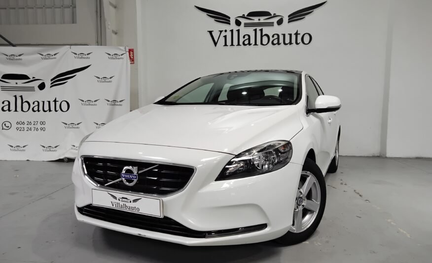 VOLVO V40 D3
