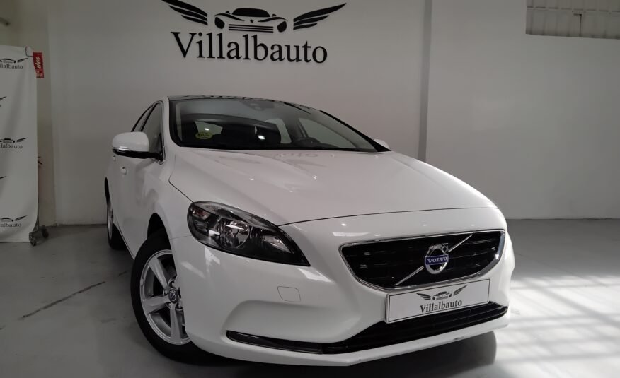 VOLVO V40 D3