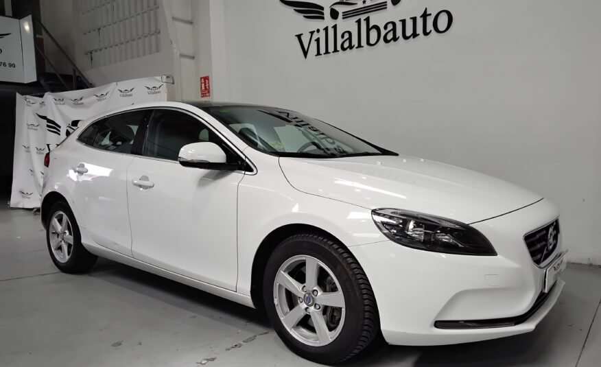 VOLVO V40 D3