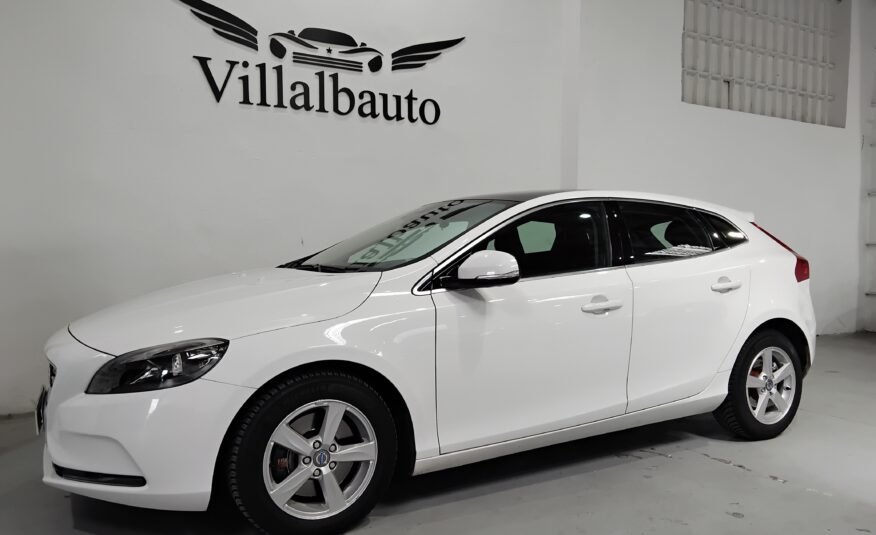 VOLVO V40 D3