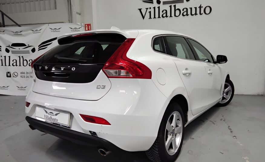 VOLVO V40 D3