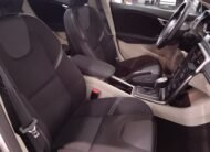 VOLVO V40 D3