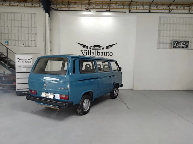 VOLKSWAGEN CARAVELLE