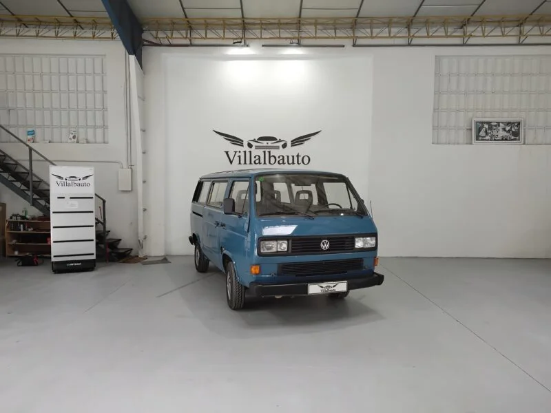 VOLKSWAGEN CARAVELLE