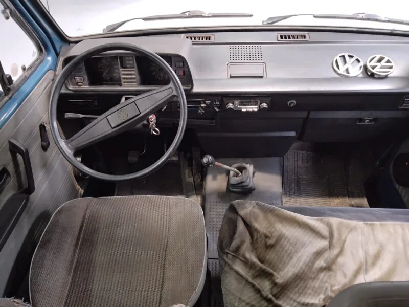 VOLKSWAGEN CARAVELLE