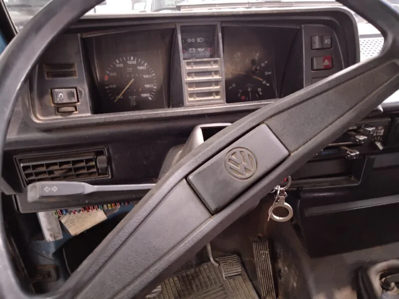 VOLKSWAGEN CARAVELLE