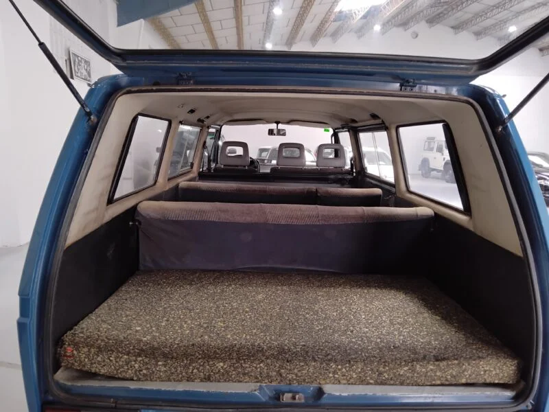 VOLKSWAGEN CARAVELLE