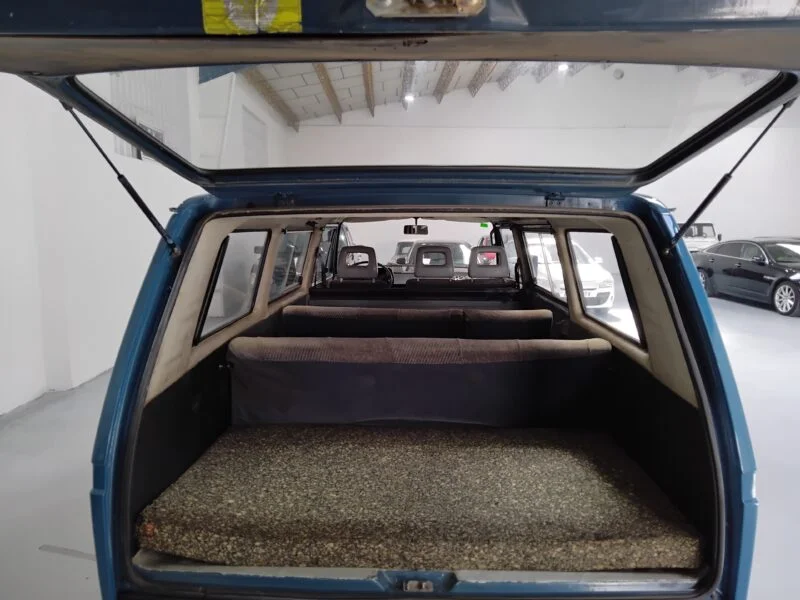 VOLKSWAGEN CARAVELLE