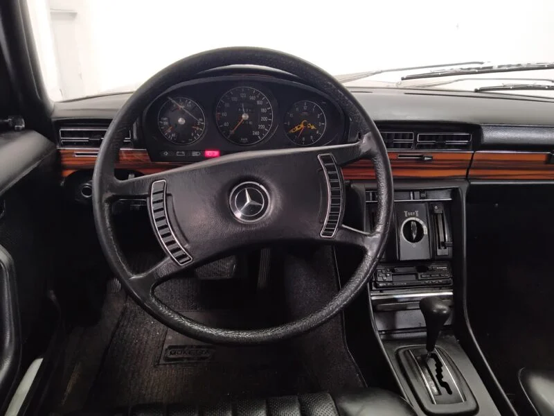 MERCEDES-BENZ 350SE