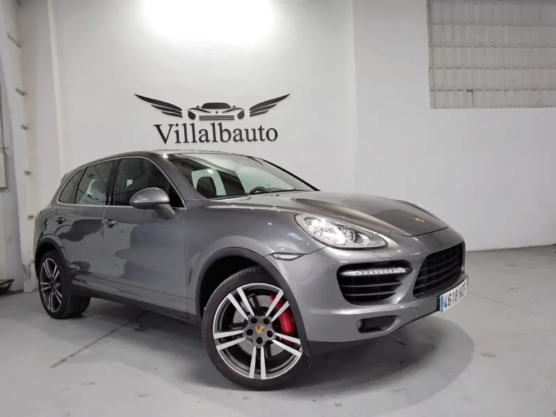 PORSCHE Cayenne Turbo