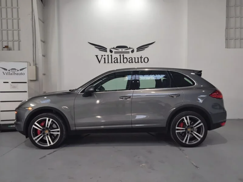 PORSCHE Cayenne Turbo
