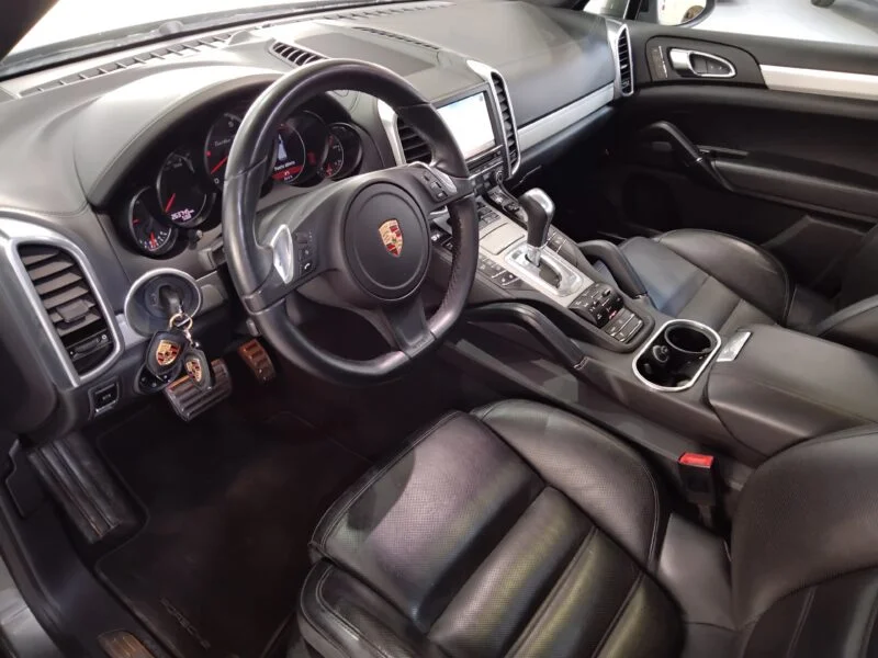 PORSCHE Cayenne Turbo