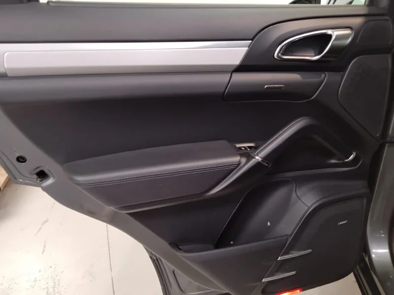 PORSCHE Cayenne Turbo