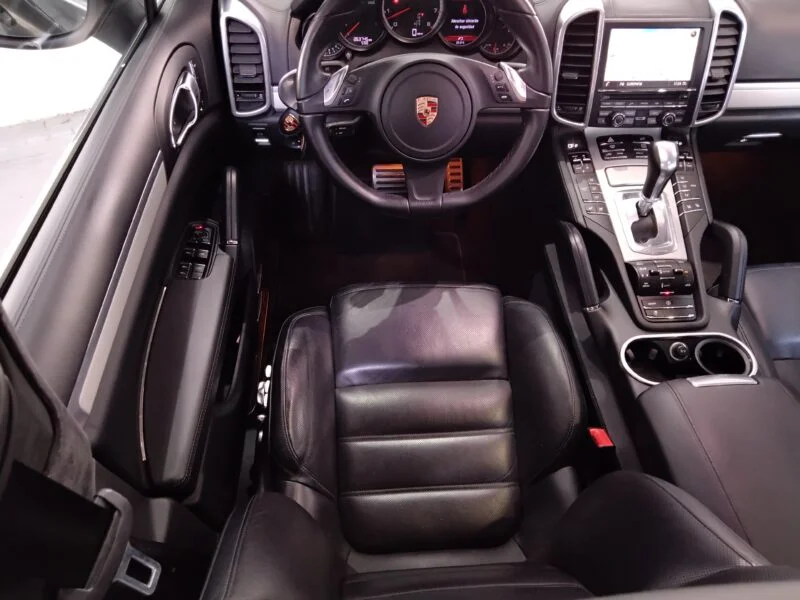 PORSCHE Cayenne Turbo