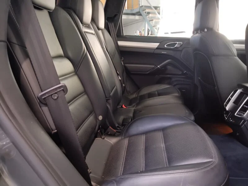 PORSCHE Cayenne Turbo