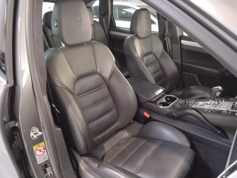 PORSCHE Cayenne Turbo