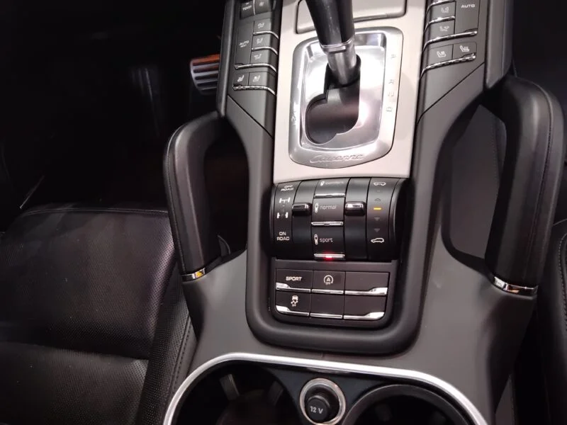PORSCHE Cayenne Turbo