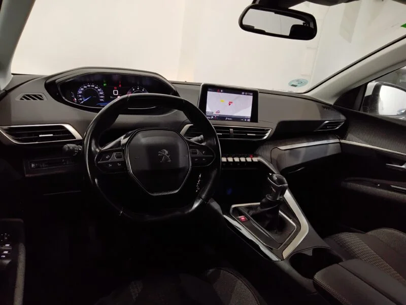 PEUGEOT 3008 II
