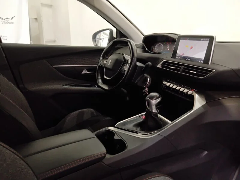 PEUGEOT 3008 II