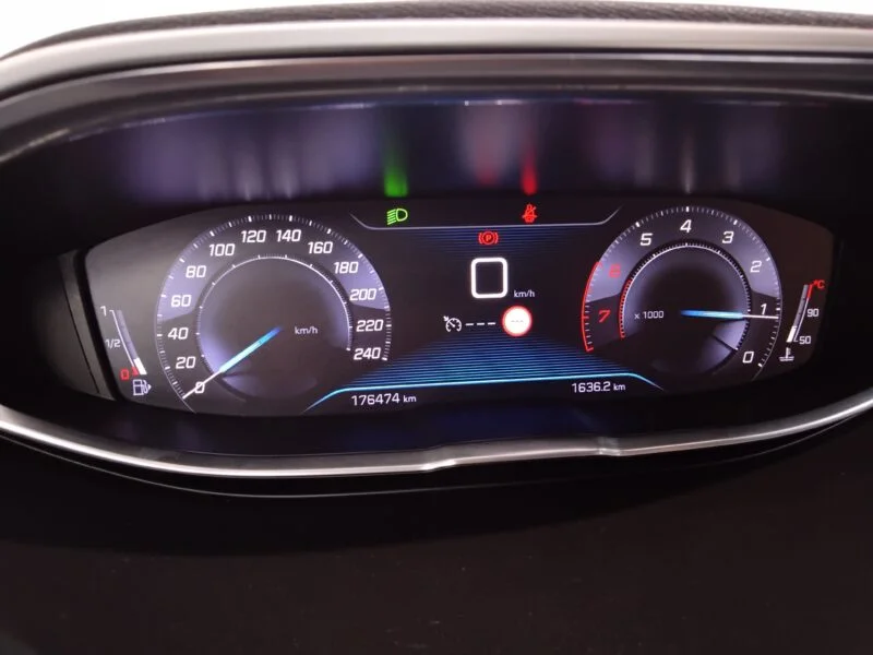 PEUGEOT 3008 II