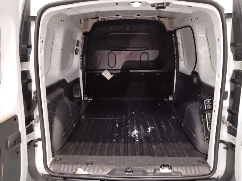NISSAN NV250