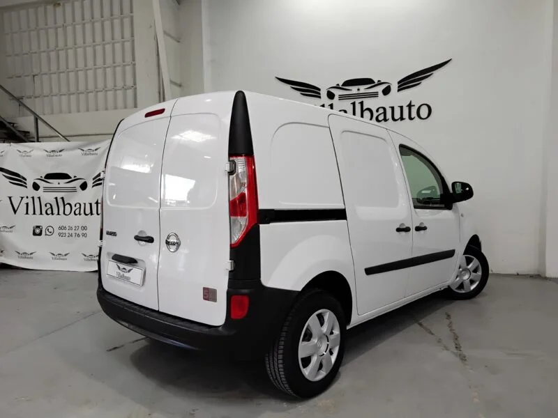 NISSAN NV250
