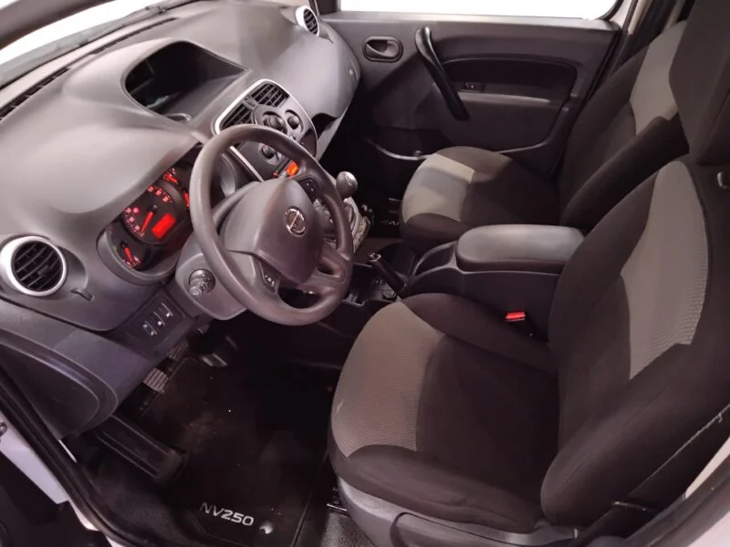 NISSAN NV250