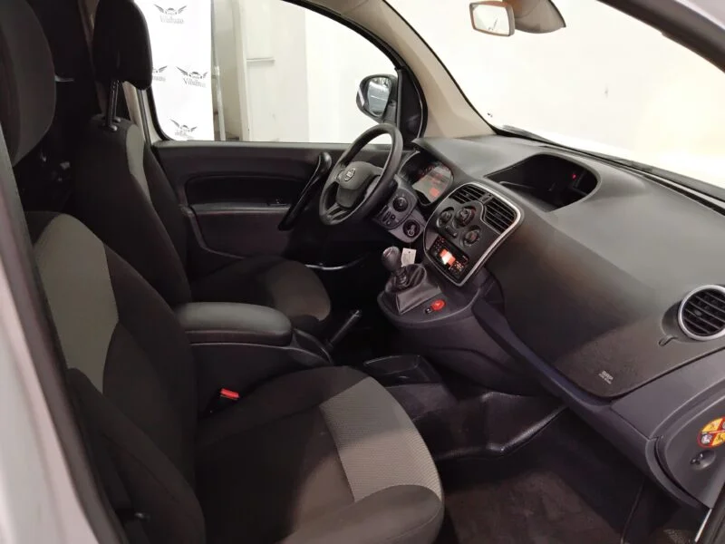 NISSAN NV250