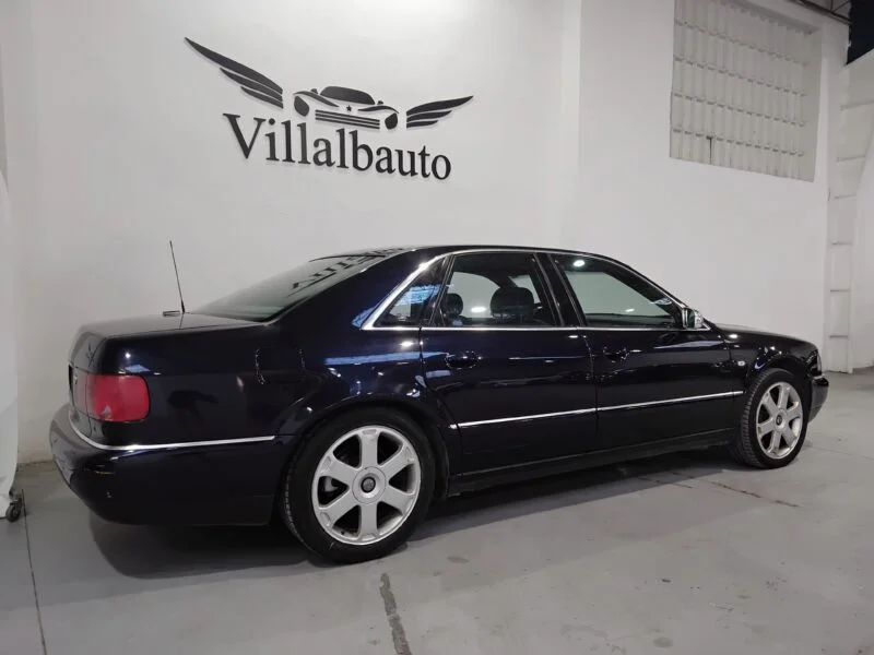 AUDI S8 Quattro