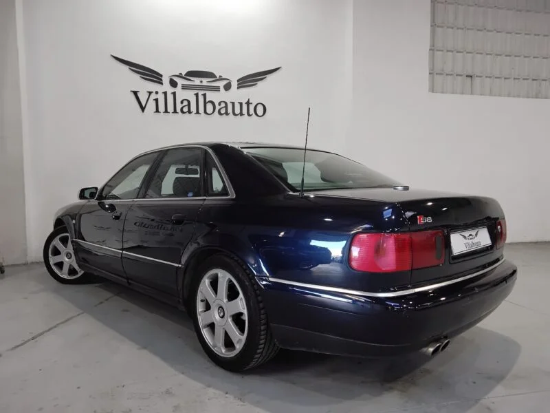 AUDI S8 Quattro