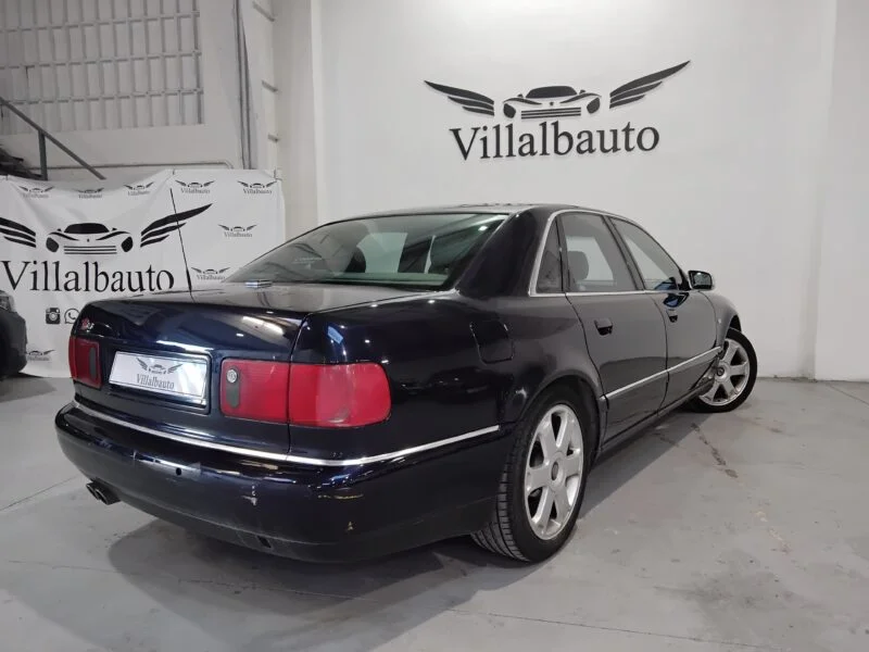 AUDI S8 Quattro
