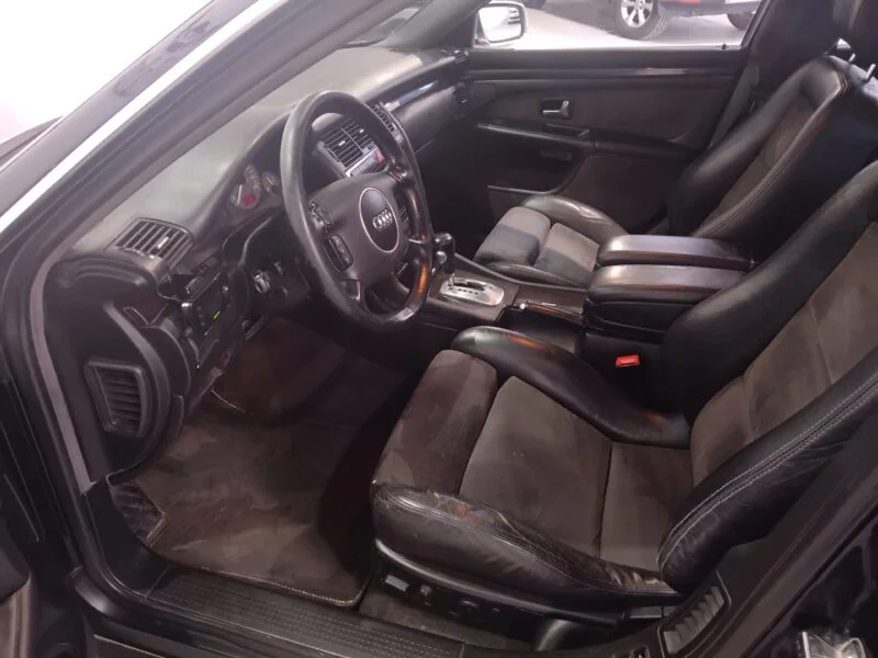 AUDI S8 Quattro