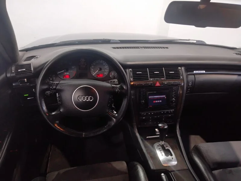 AUDI S8 Quattro