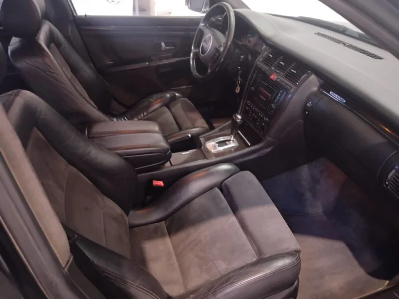 AUDI S8 Quattro
