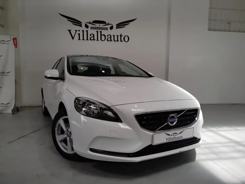 VOLVO V40 D3