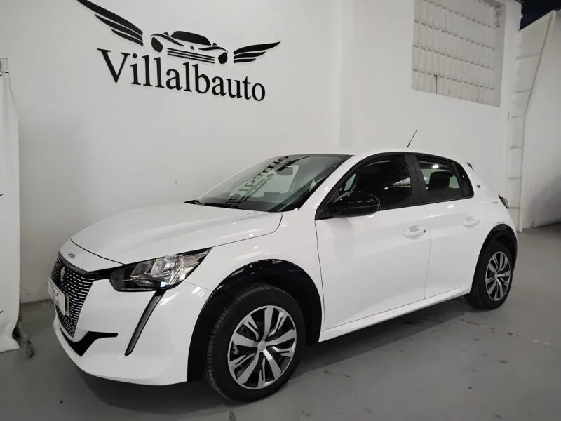 PEUGEOT e-208