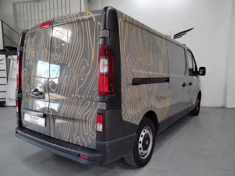 RENAULT Trafic Furgón 29 L1H1 dCi