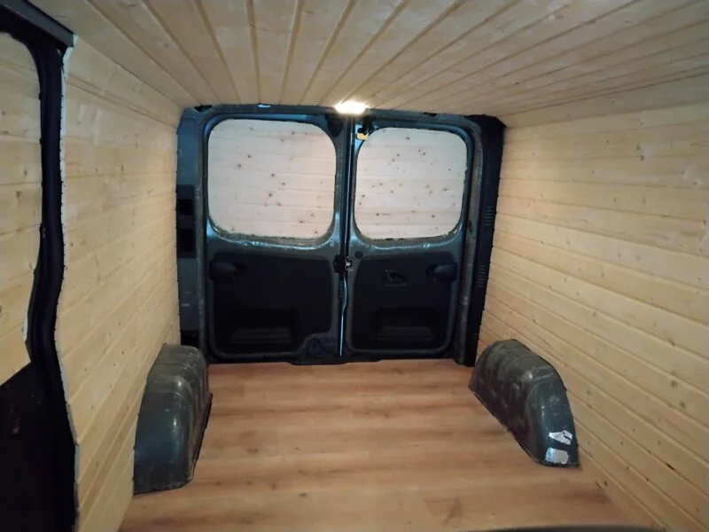 RENAULT Trafic Furgón 29 L1H1 dCi