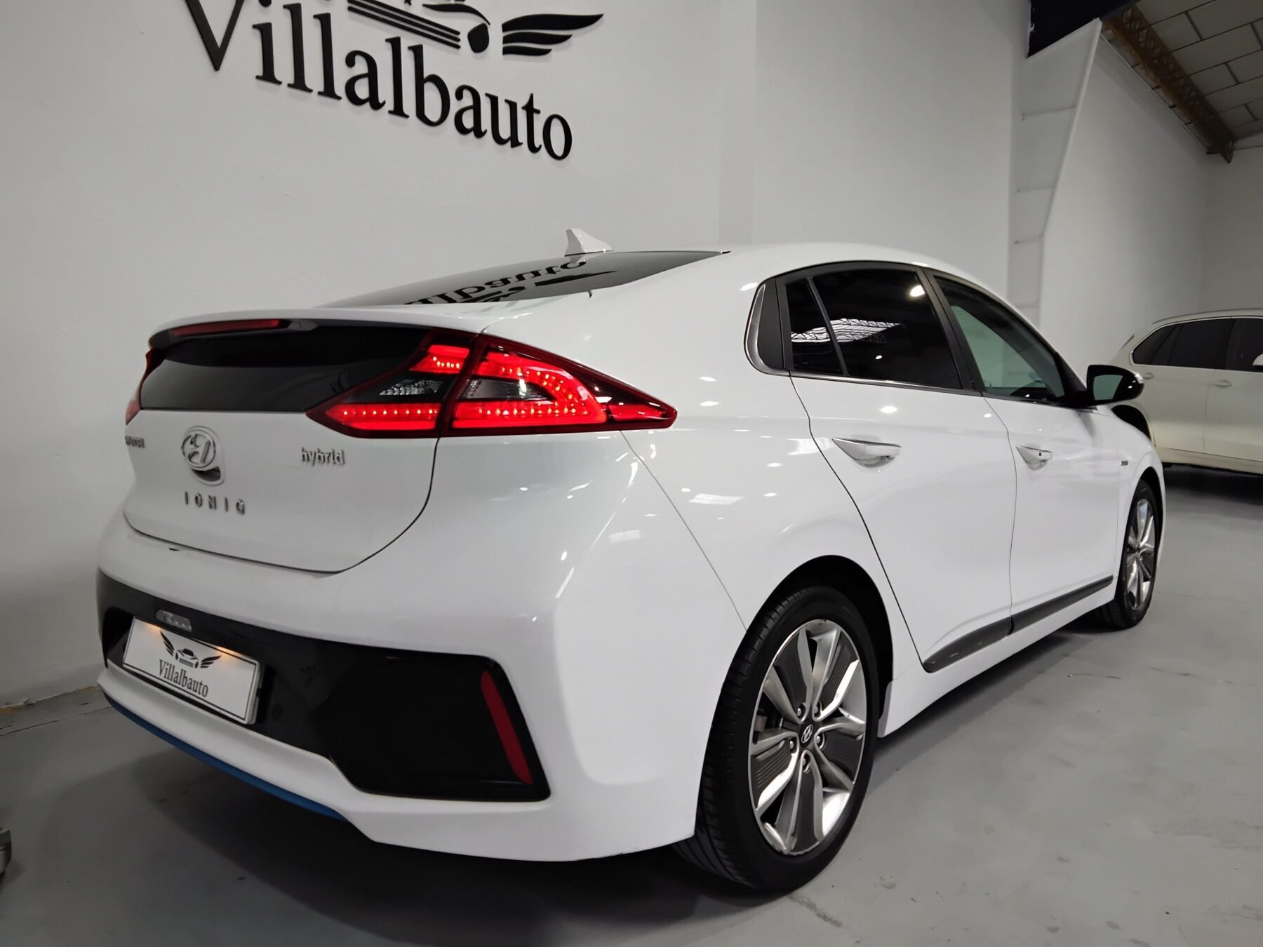 HYUNDAI Ioniq Hybrid