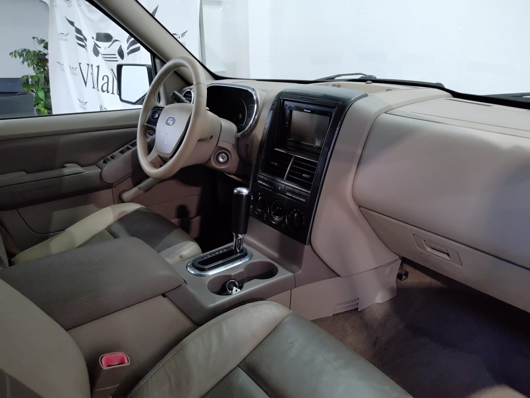 FORD Explorer XLT 4.0 V6