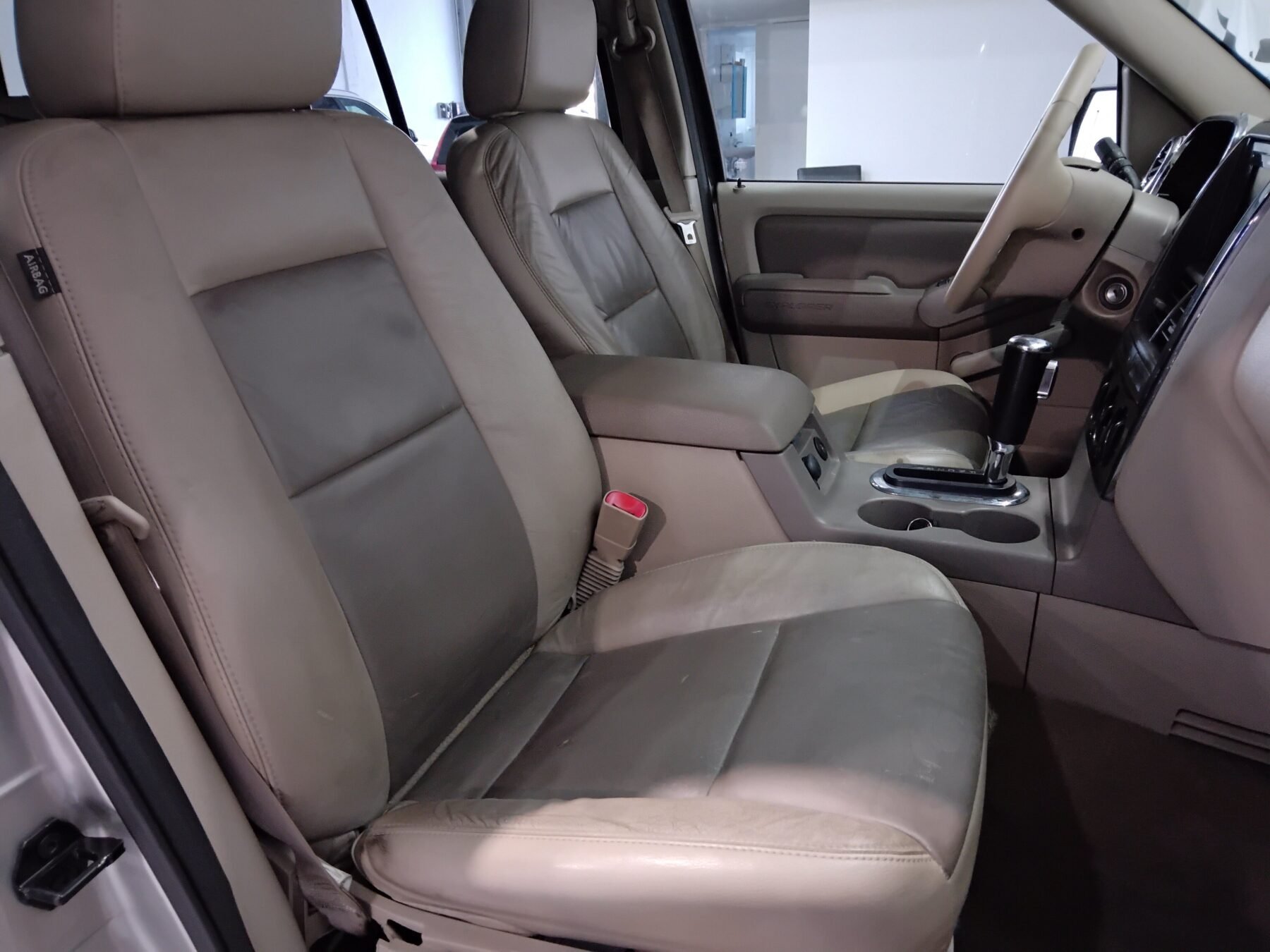 FORD Explorer XLT 4.0 V6