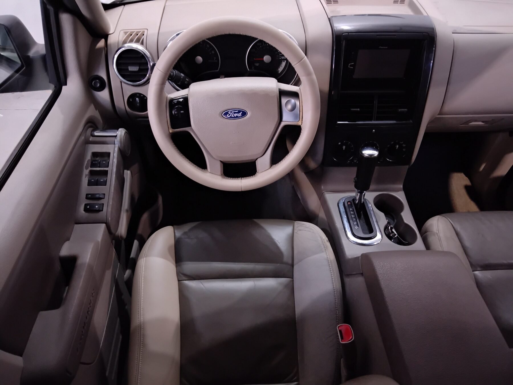 FORD Explorer XLT 4.0 V6