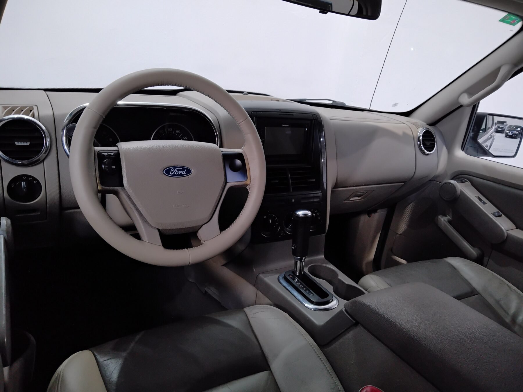 FORD Explorer XLT 4.0 V6