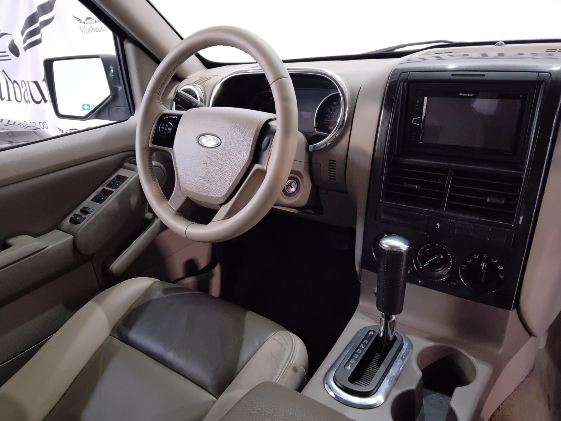 FORD Explorer XLT 4.0 V6