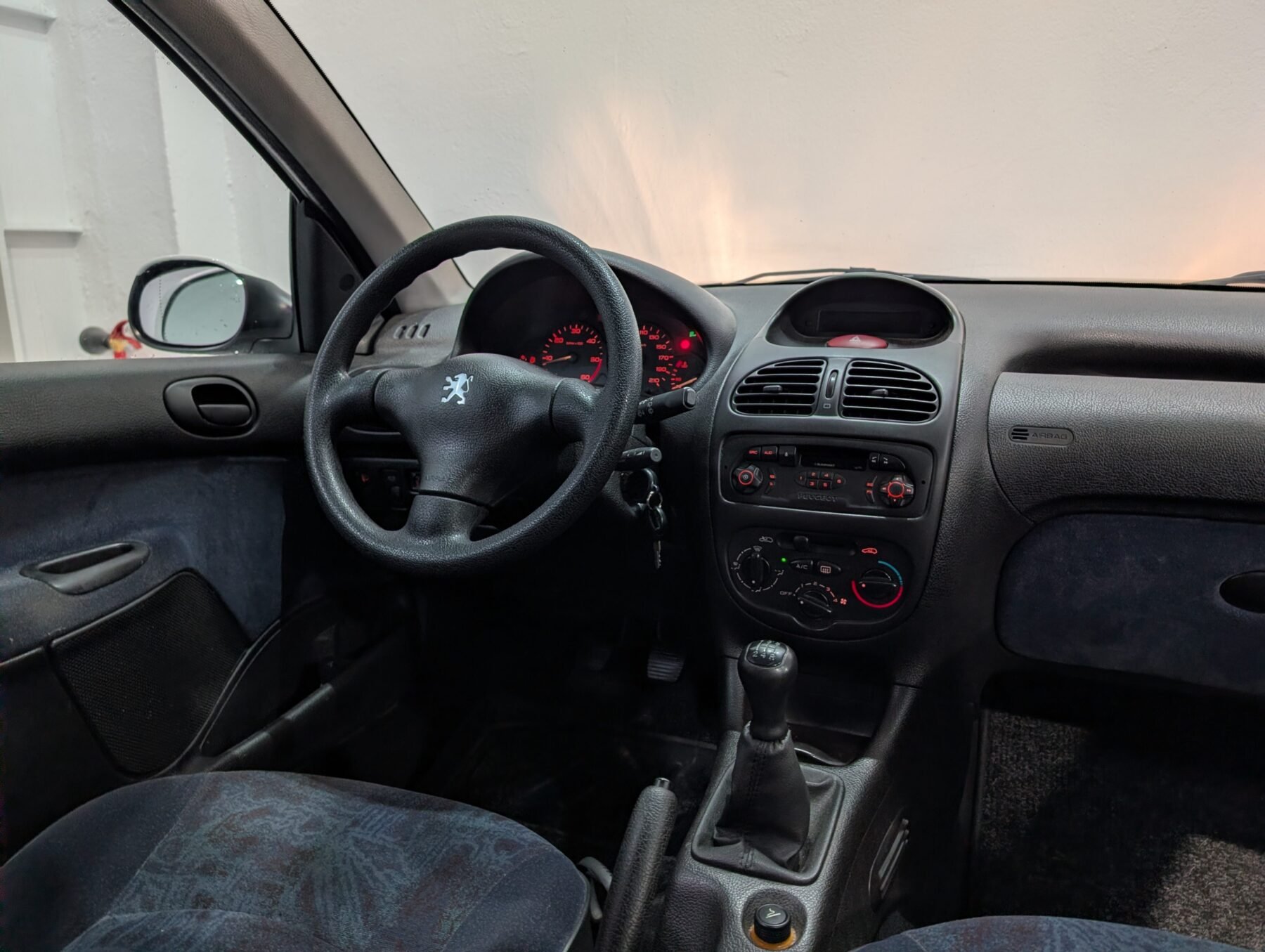 PEUGEOT 206 2.0HDi