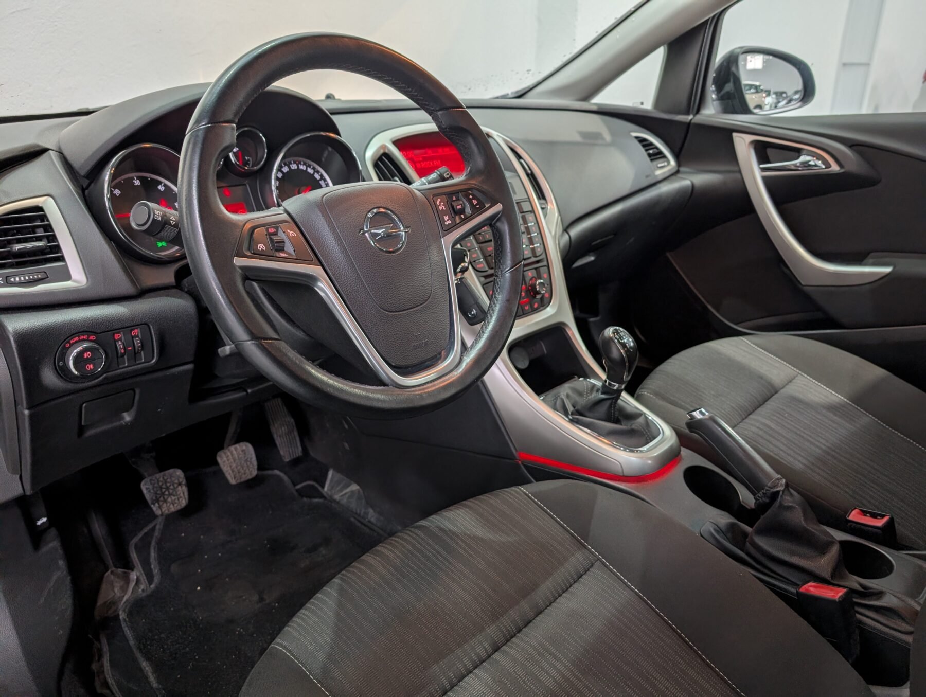 OPEL Astra J HATCHBACK 